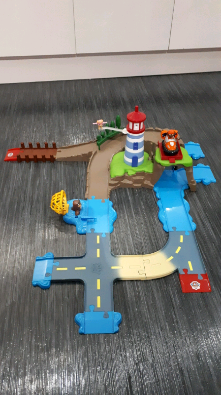 paw patrol skye and zuma lighthouse